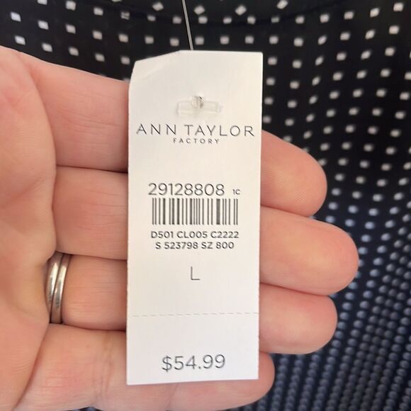 Ann Taylor Factory Black/White Print top, NWT, Size Large - Picture 6 of 8